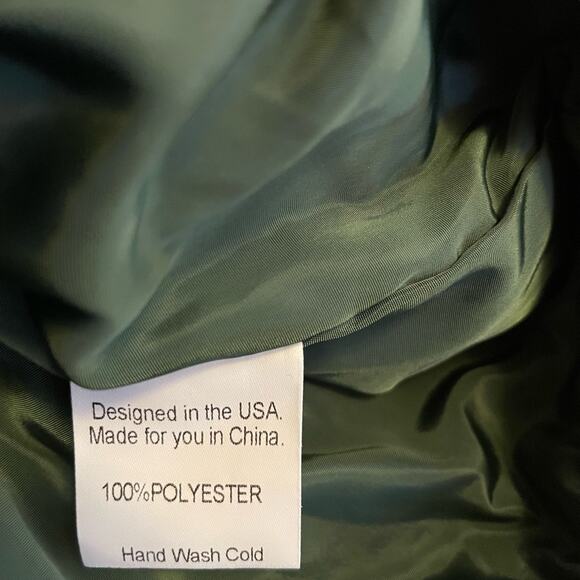 NWT Love And Grow Winter Floral Vest - Picture 4 of 5